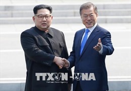 Tổng thống Hàn Quốc gặp nhà lãnh đạo Triều Tiên Kim Jong-un tại làng đình chiến Panmunjom 